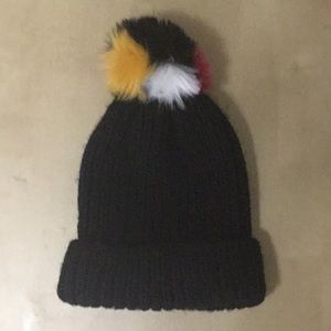 GAP Pom Knit Beanie